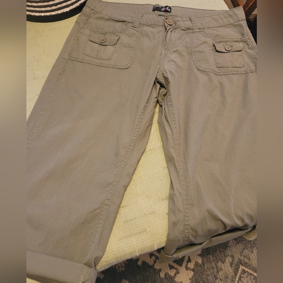 Olive Khaki Capris {Dot's}, Size 11/12 - Picture 10 of 11